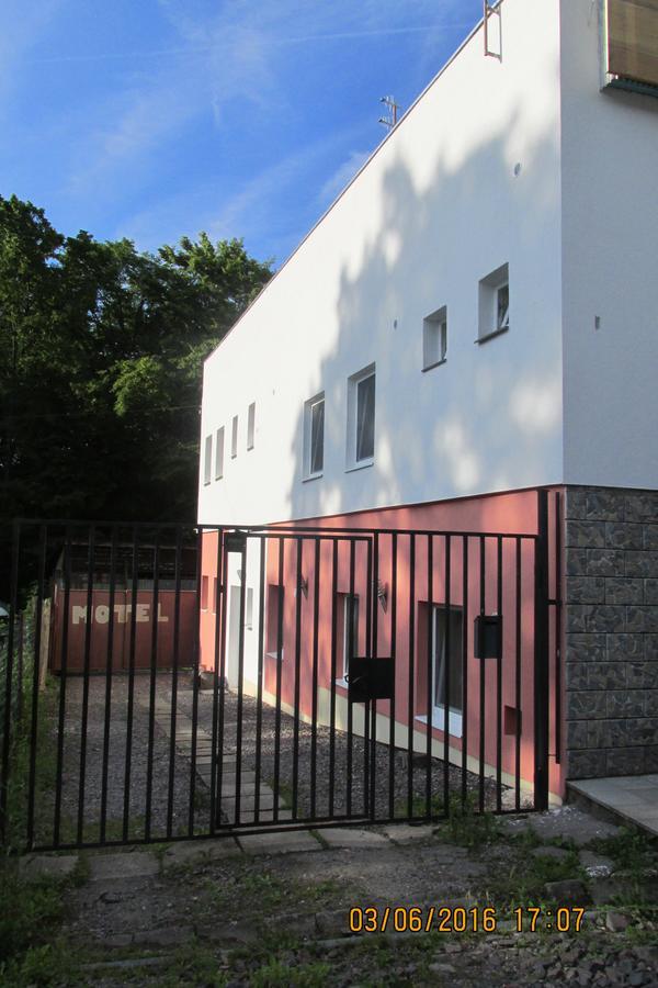 Volkovce Motel Sofer מראה חיצוני תמונה